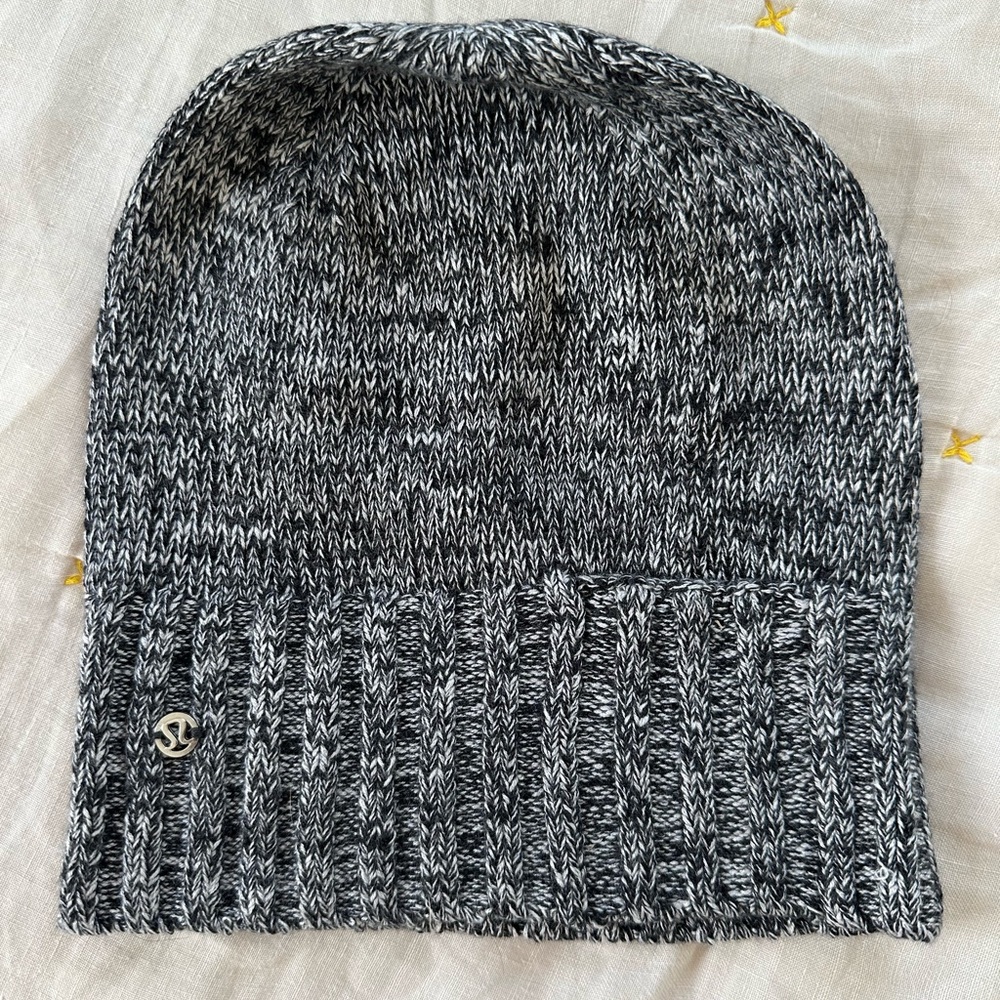 Lululemon Heathered Knit Beanie Hat with Hidden Ponytail Opening - Gray/White